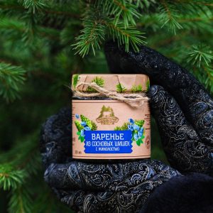 Варенье из сосновой шишки с жимолостью