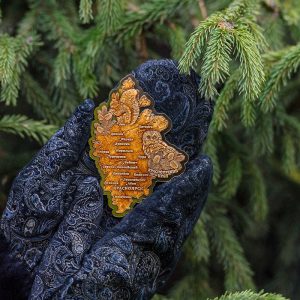Сувениры из Красноярска. Магнит карта Красноярского края с изображением совы