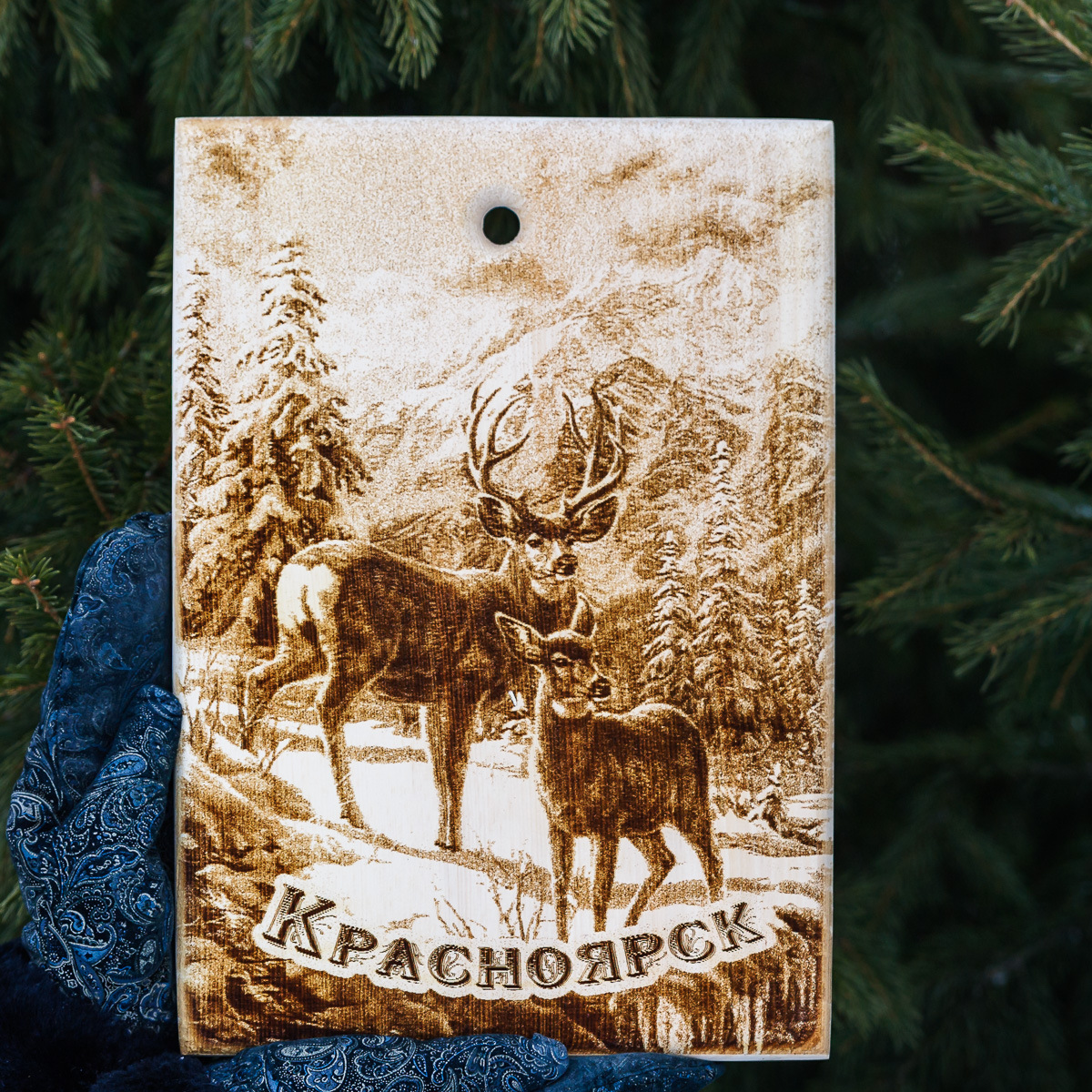 Доска разделочная сувенирная. Олени