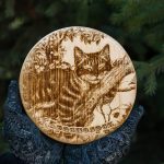 Подставка под горячее из кедра. Котёнок.