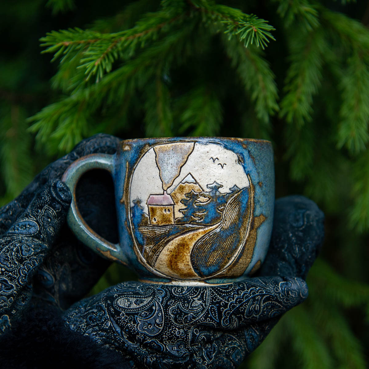 Кружка керамическая Домик в лесу