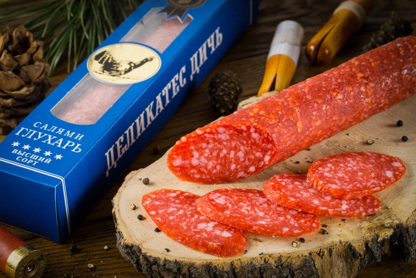 Колбаса салями из мяса Глухаря, сырокопчёная, в подарочной упаковке