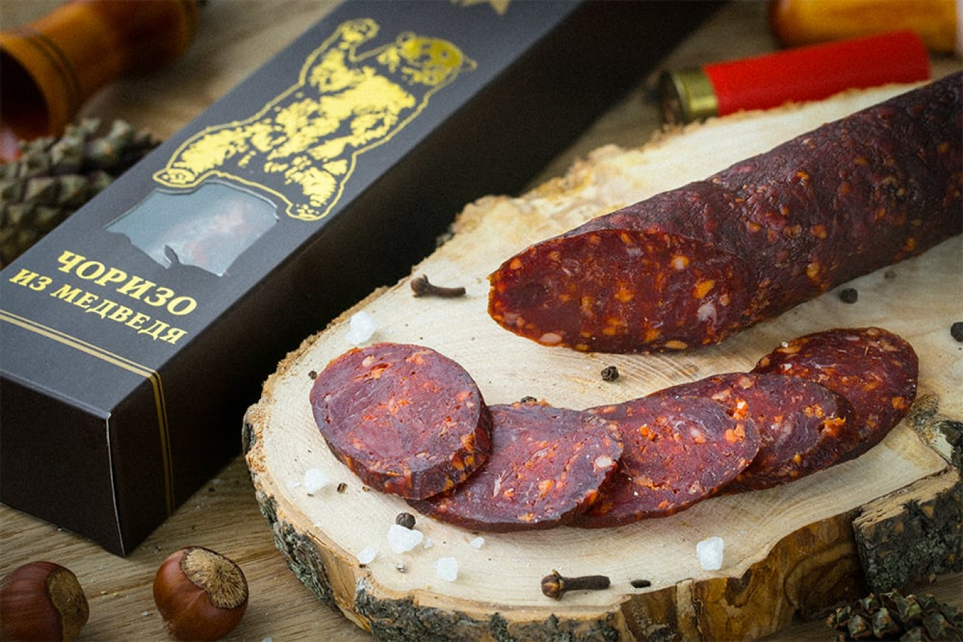 Колбаса, чоризо из мяса Медведя, сырокопчёная, в подарочной упаковке