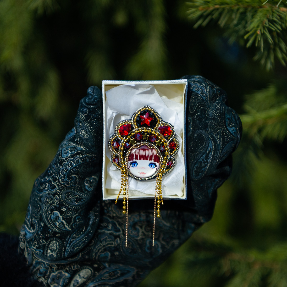 Авторская брошь из бисера Кокошник