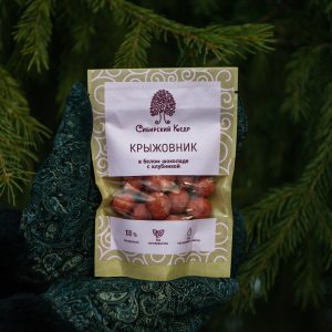 Крыжовник в белом шоколаде с клубникой 60 г